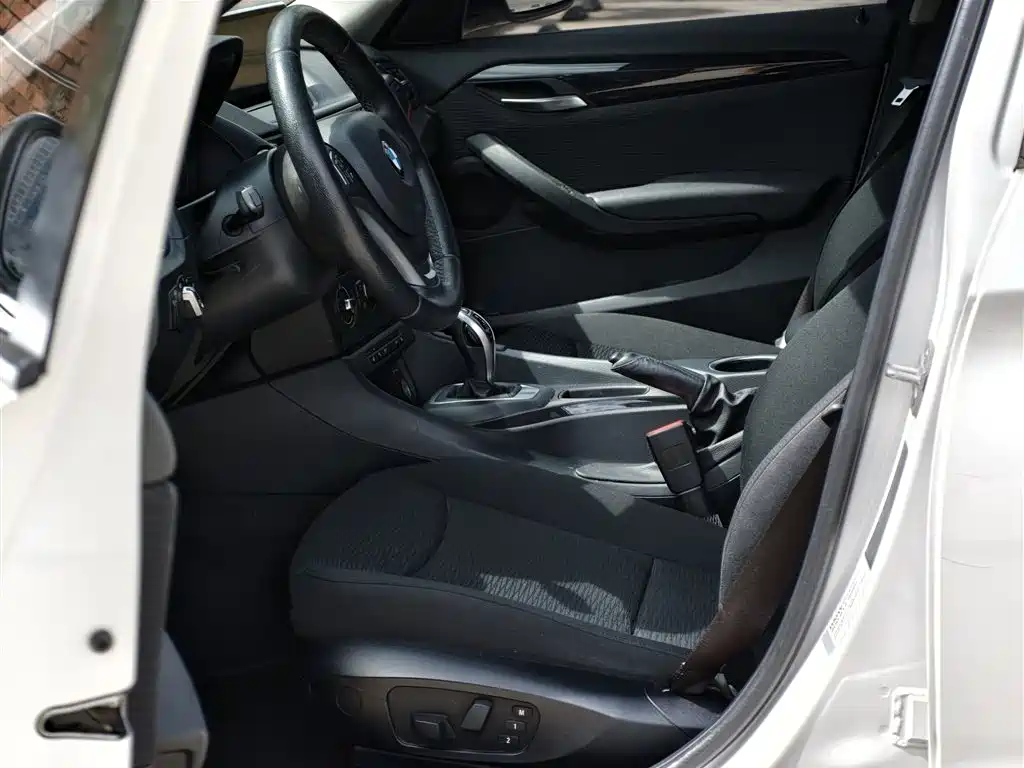 BMW X1 2016 — фото 15