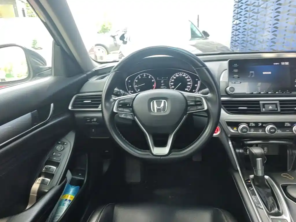 Honda Accord 2019 — фото 17