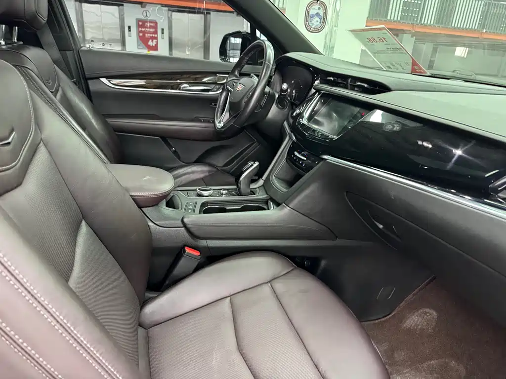 Cadillac XT6 2019 — фото 10
