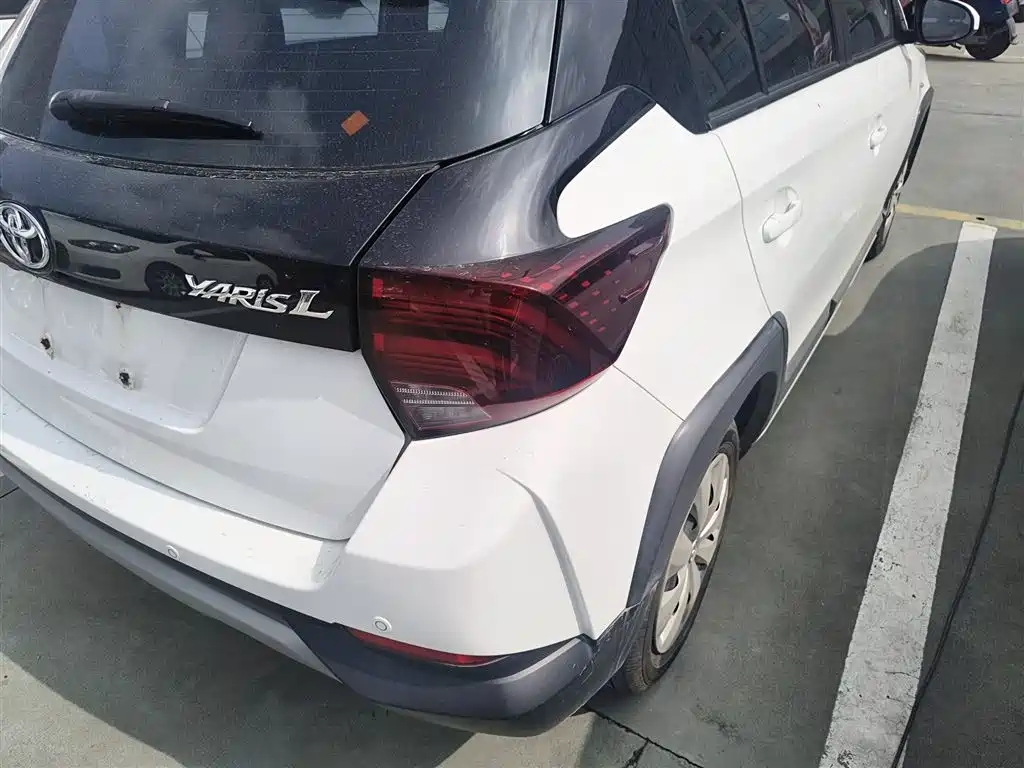 Toyota Yaris L 2020 — фото 8