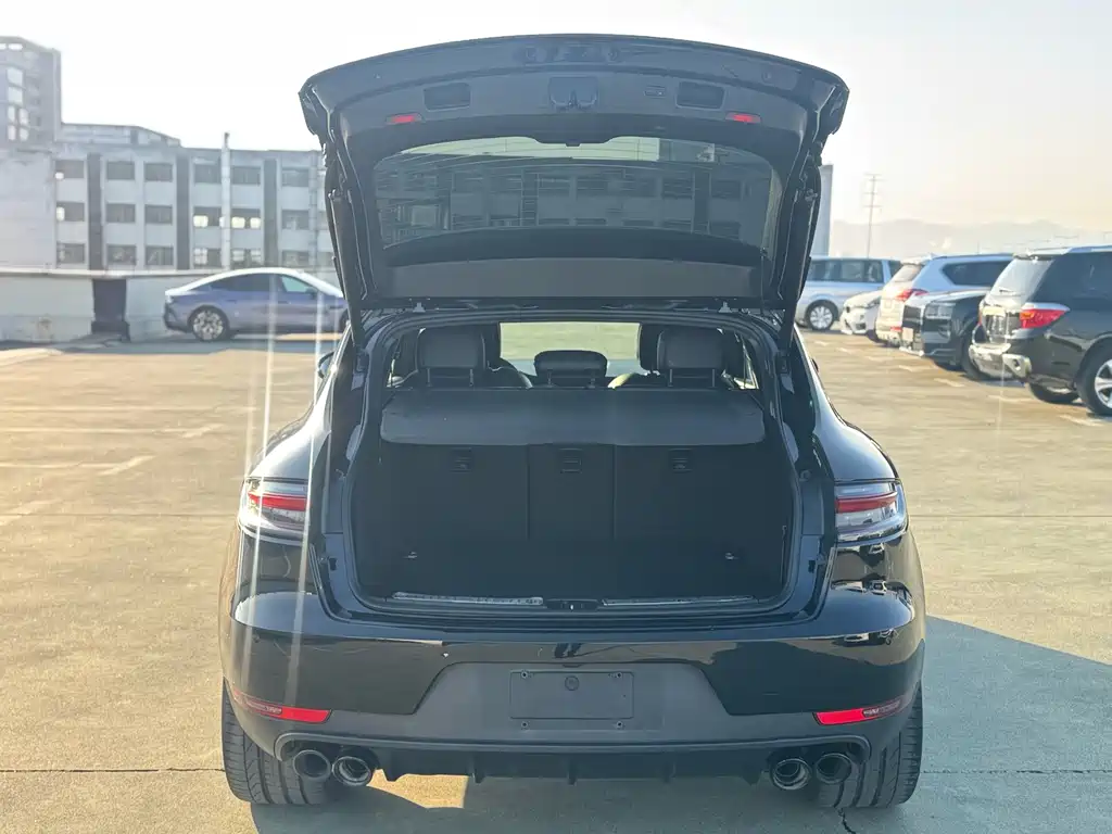 Porsche Macan 2020 — фото 10