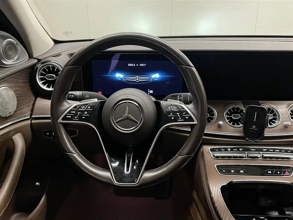 Mercedes-Benz E-Class 2022 — фото 13