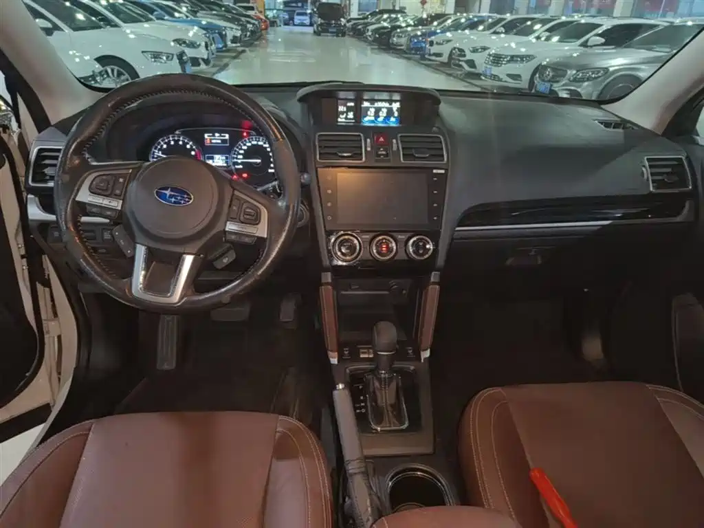 Subaru Forester 2017 — фото 10