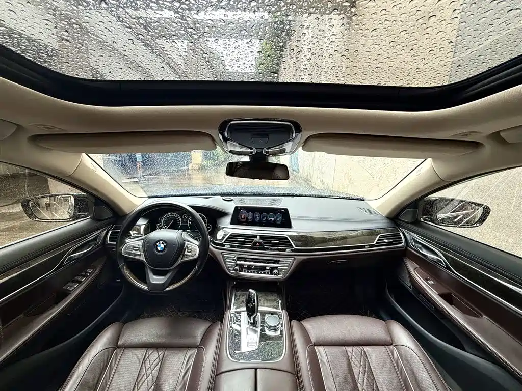 BMW 7 Series 2017 — фото 6