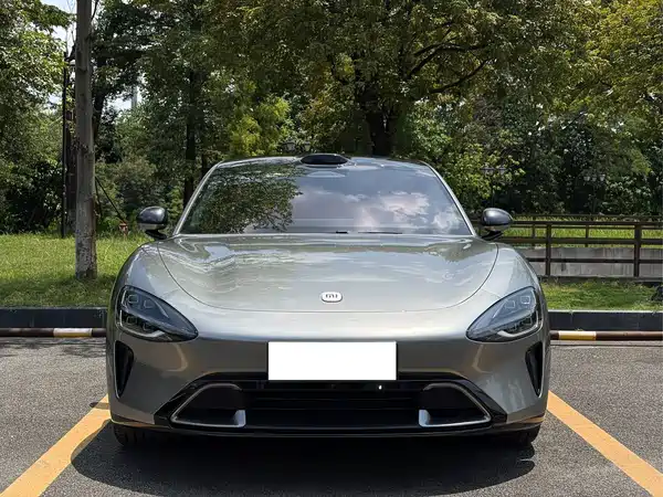 Xiaomi SU7 2024