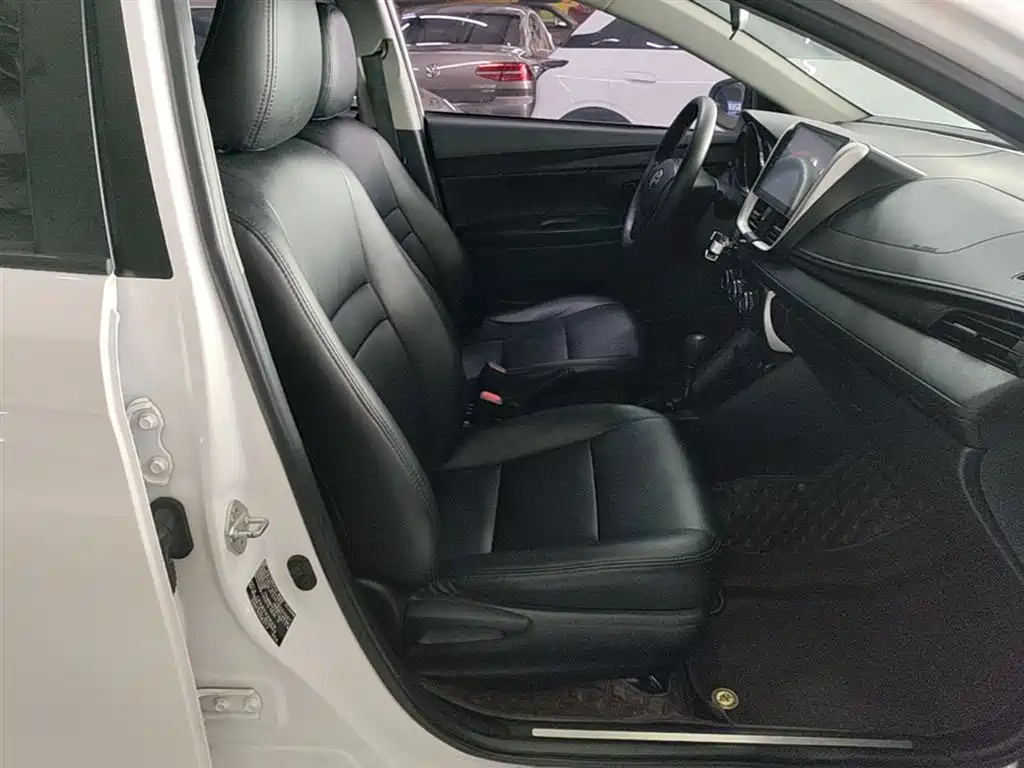 Toyota Yaris L 2018 — фото 25