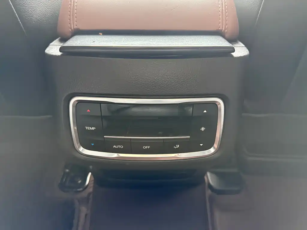 GAC Motor Trumpchi GS8 2019 — фото 15