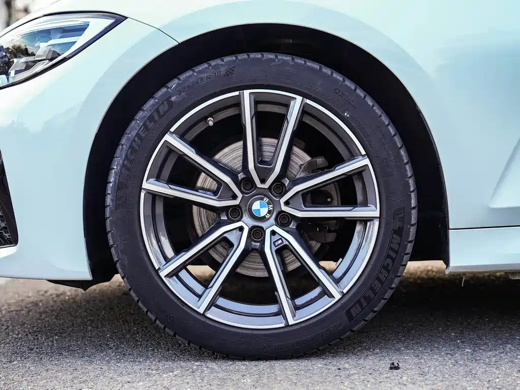 BMW 3 Series 2022 — фото 9