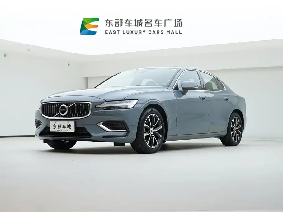 Volvo S60 2021 — фото 1