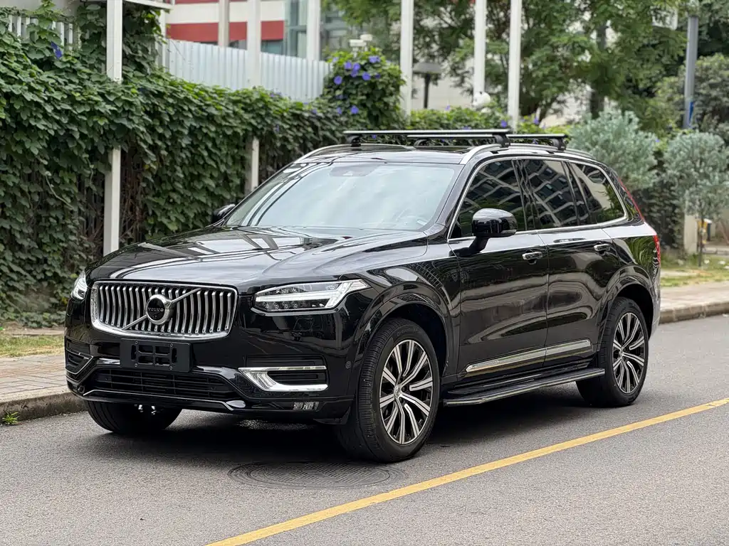 Volvo XC90 2022 — фото 1
