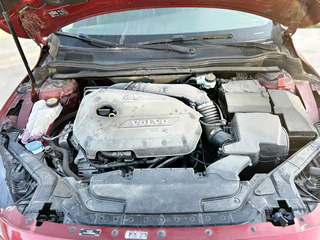 Volvo V40 2015 — фото 17