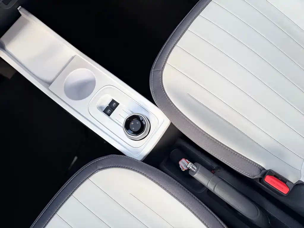 Geely Galaxy Panda 2025 — фото 12