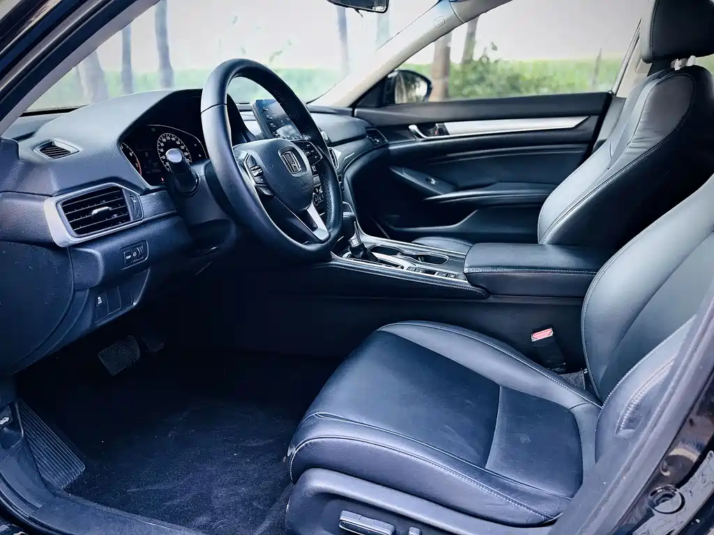 Honda Accord 2020 — фото 11