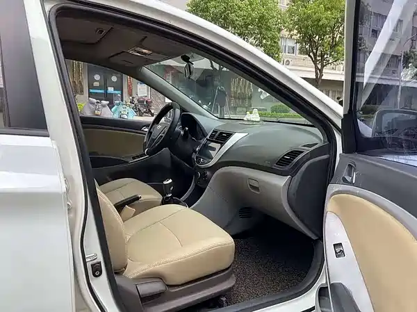 Hyundai Accent 2016