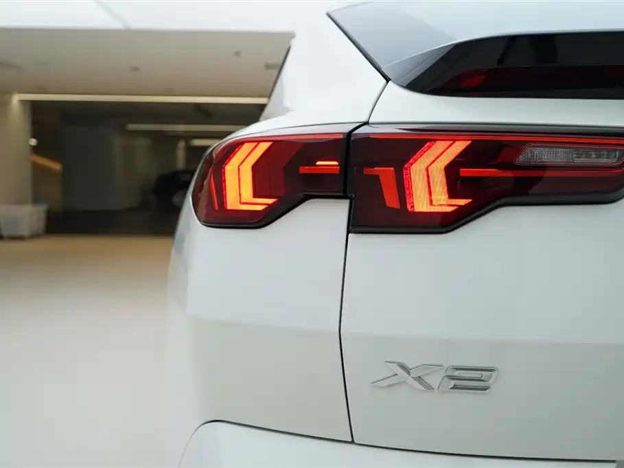 BMW X2 2025 — фото 16