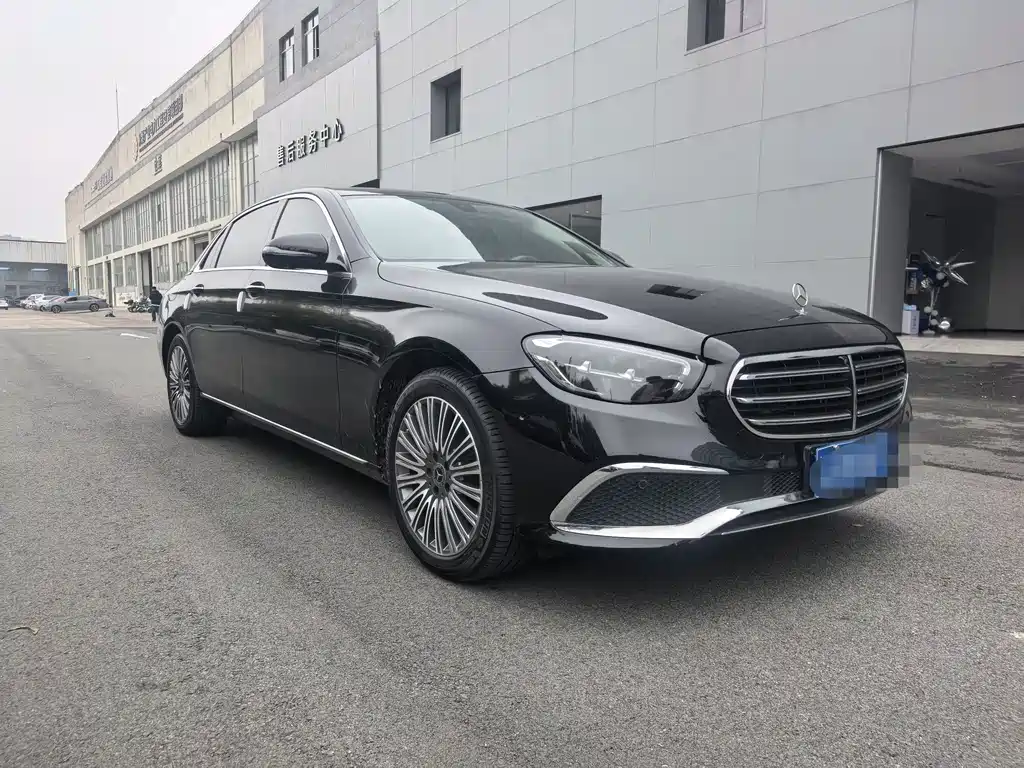 Mercedes-Benz E-Class 2022 — фото 3