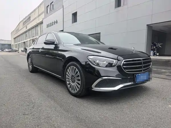 Mercedes-Benz E-Class 2022