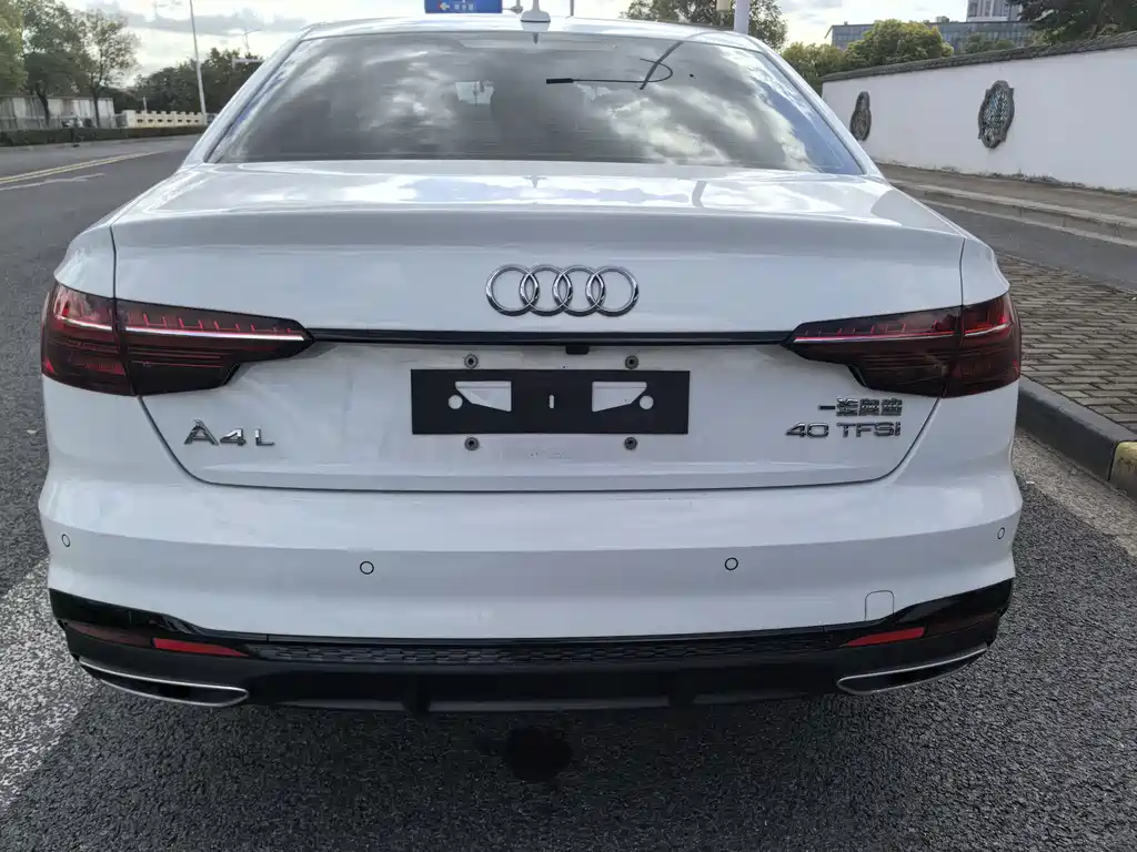 Audi A4L 2022 — фото 11