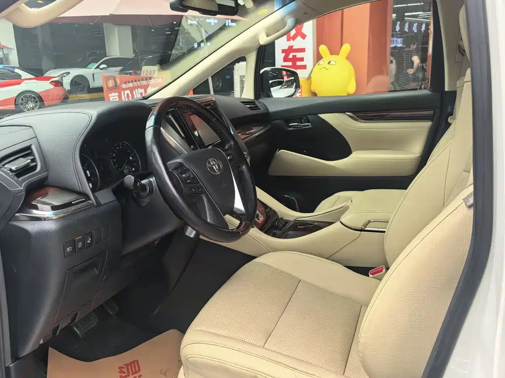 Toyota Alphard 2017 — фото 9