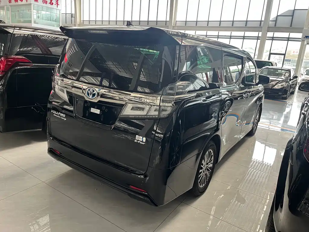 Toyota Vellfire 2021 — фото 12