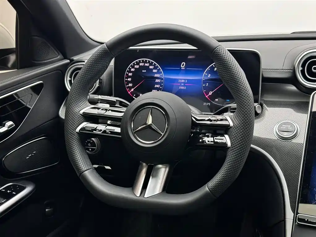 Mercedes-Benz C-Class 2025 — фото 12