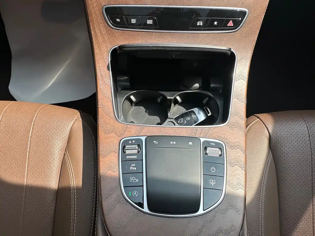 Mercedes-Benz E-Class 2023 — фото 18