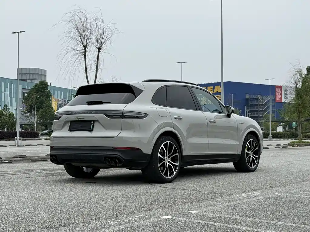 Porsche Cayenne Hybrid 2023 — фото 7