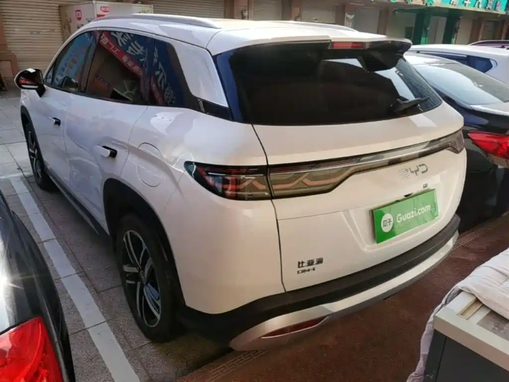 BYD L DM-i 2024 — фото 5