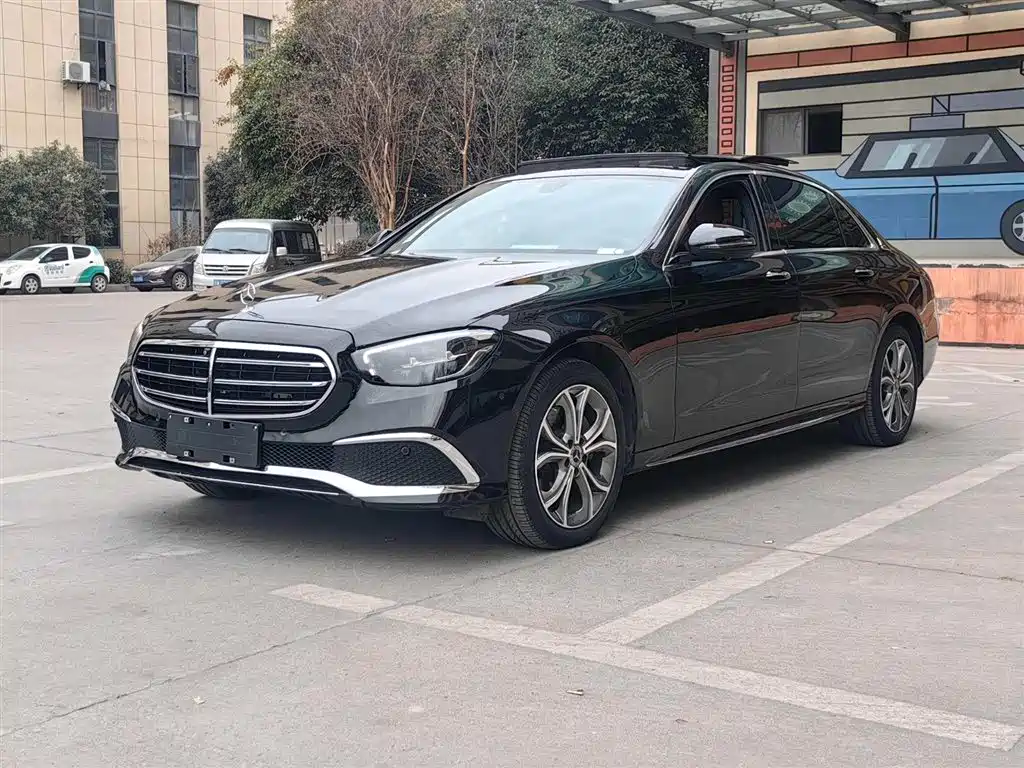Mercedes-Benz E-Class 2022 — фото 1