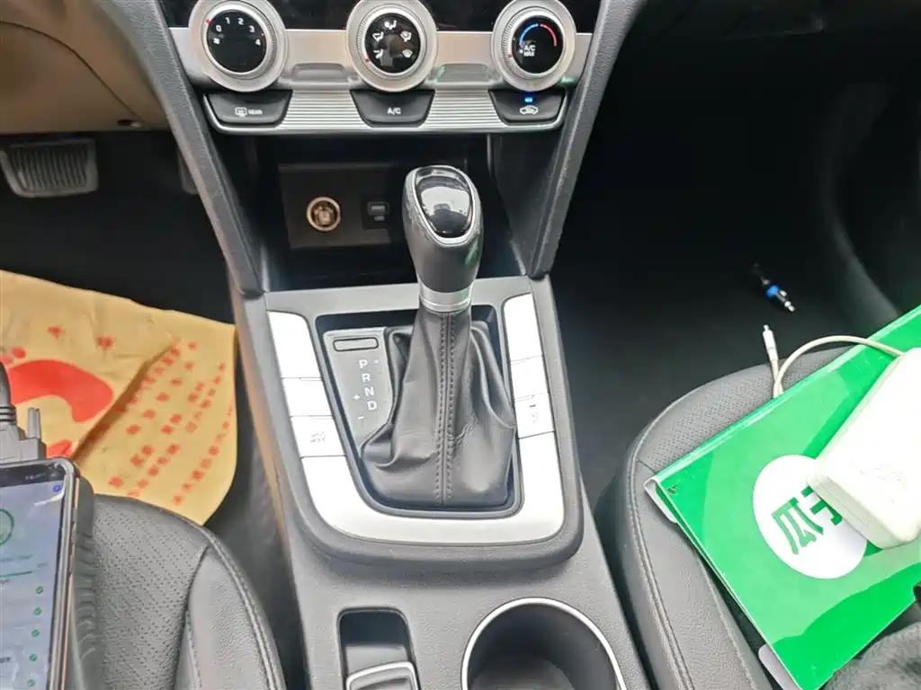 Hyundai Elantra 2020 — фото 14