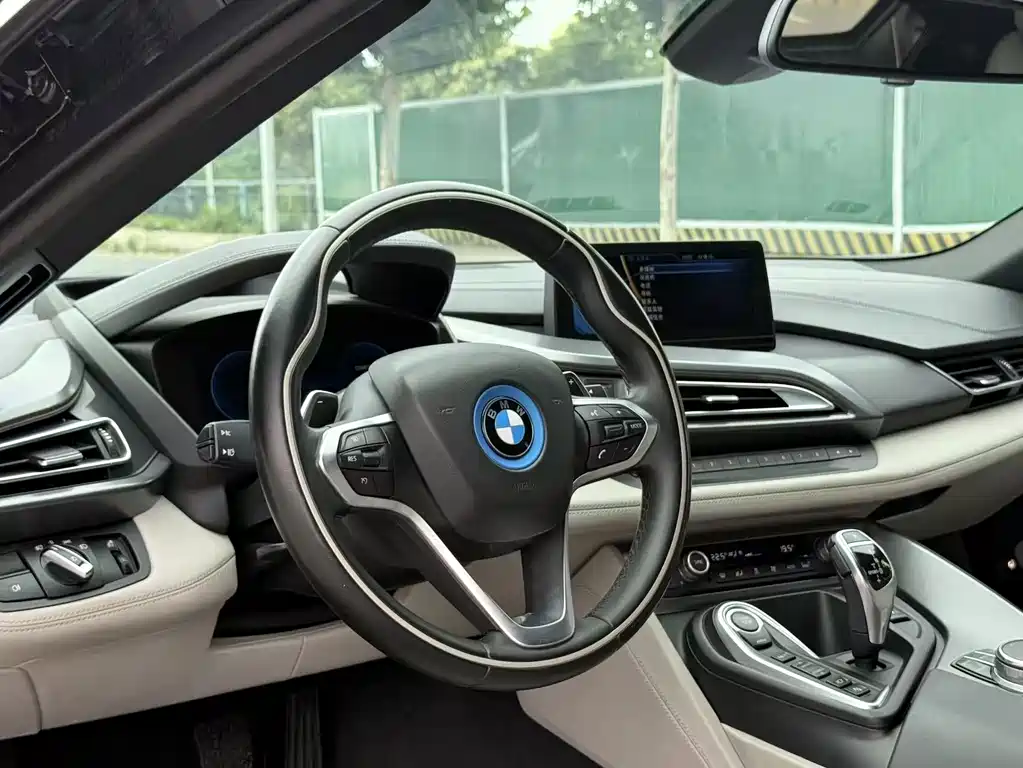 BMW i8 2018 — фото 36