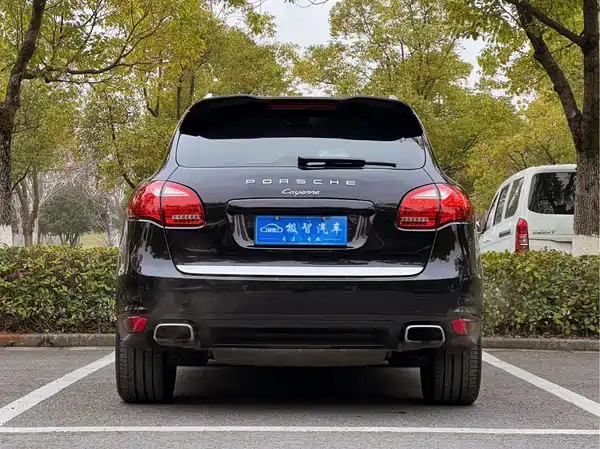 Porsche Cayenne 2011