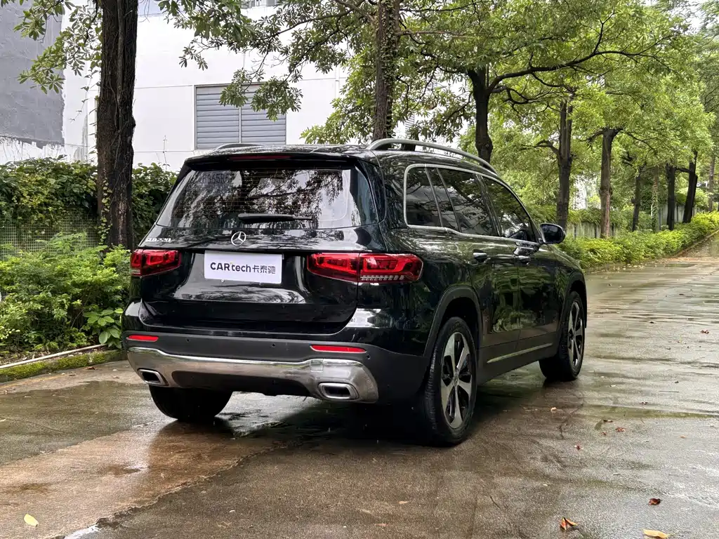 Mercedes-Benz GLB 2023