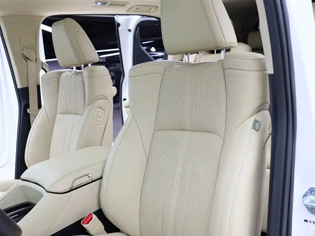 Toyota Alphard 2023 — фото 3