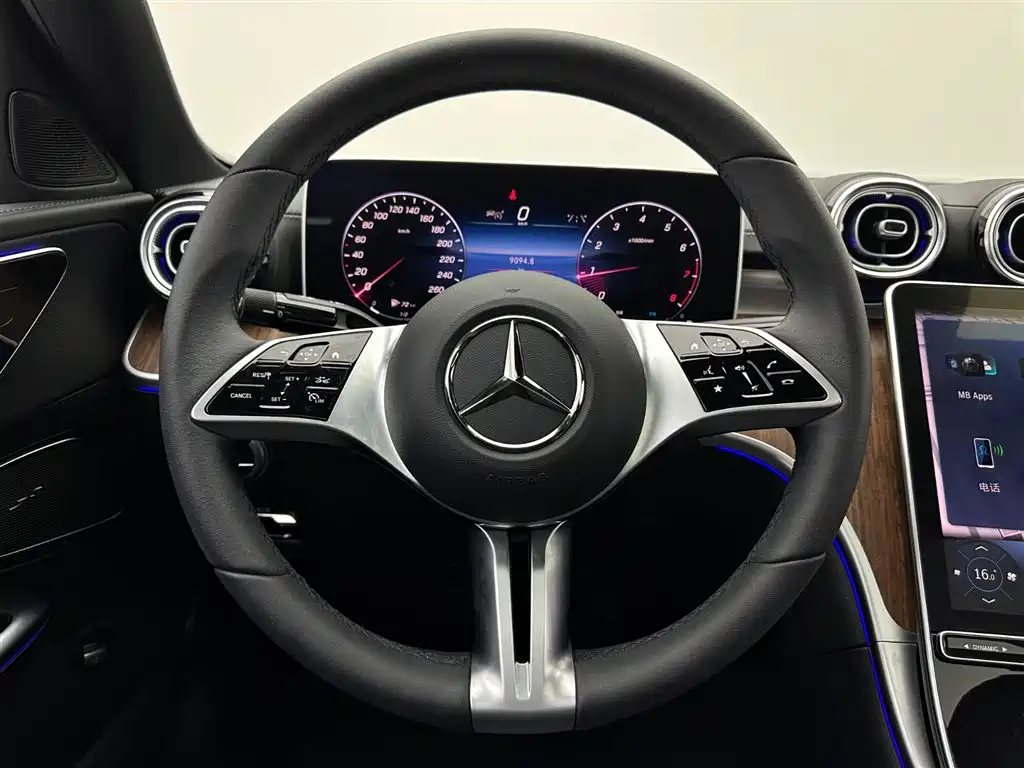 Mercedes-Benz C-Class 2024 — фото 10