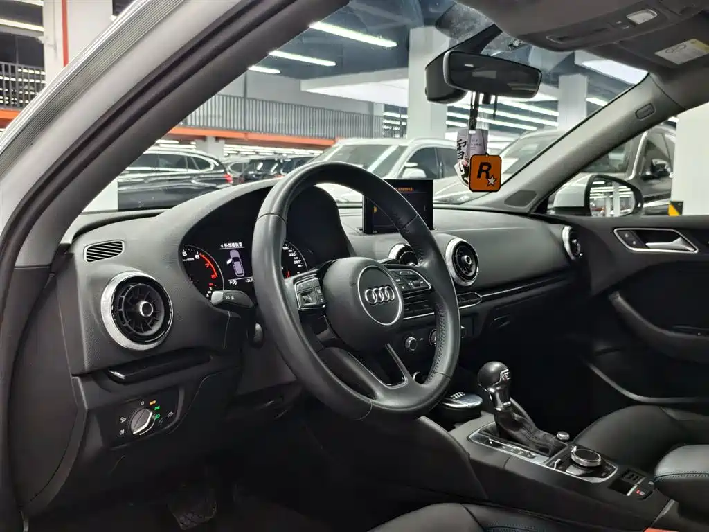 Audi A3 2019 — фото 5
