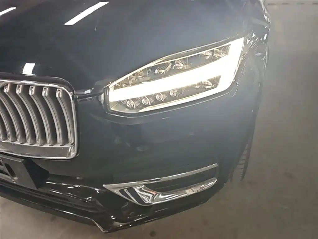 Volvo XC90 2022 — фото 24