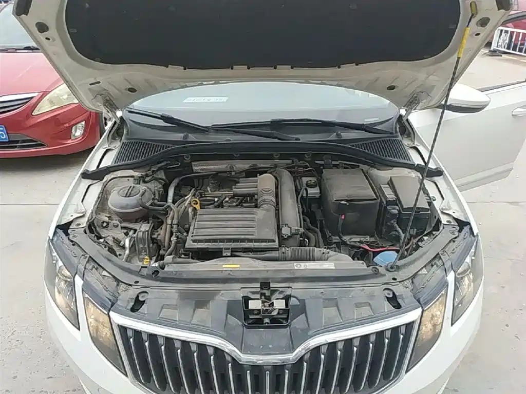 Skoda Octavia 2018 — фото 20