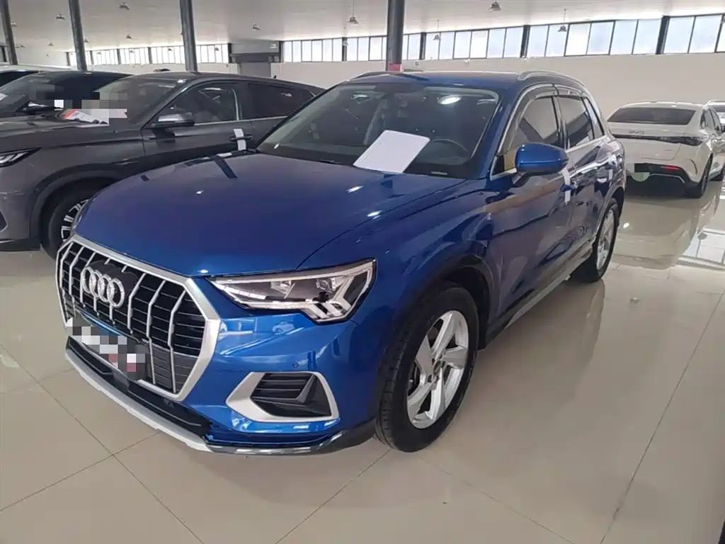 Audi Q3 2019 — фото 1