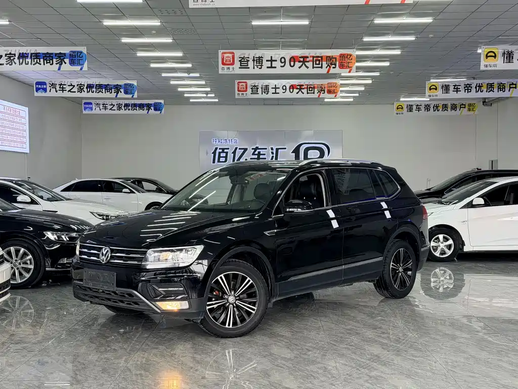 Volkswagen Tiguan L 2019 — фото 1