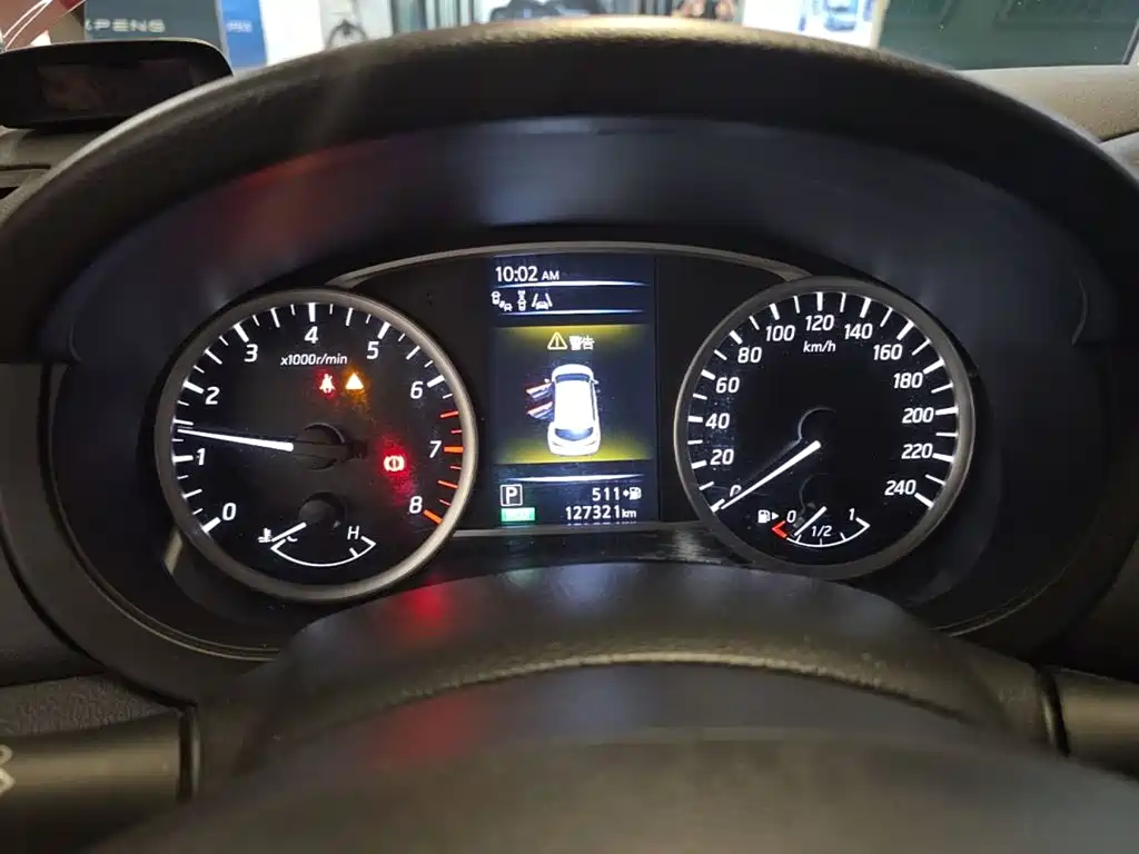 Nissan Tiida 2017 — фото 12