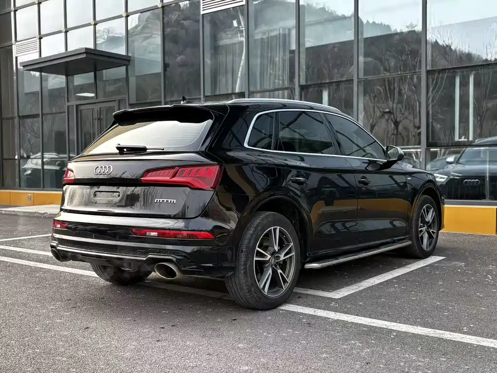 Audi Q5L 2020 — фото 9