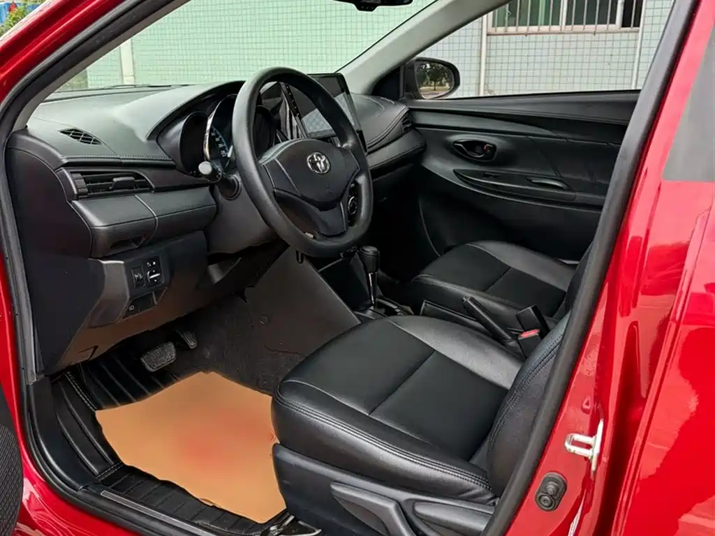 Toyota Yaris L 2019 — фото 9