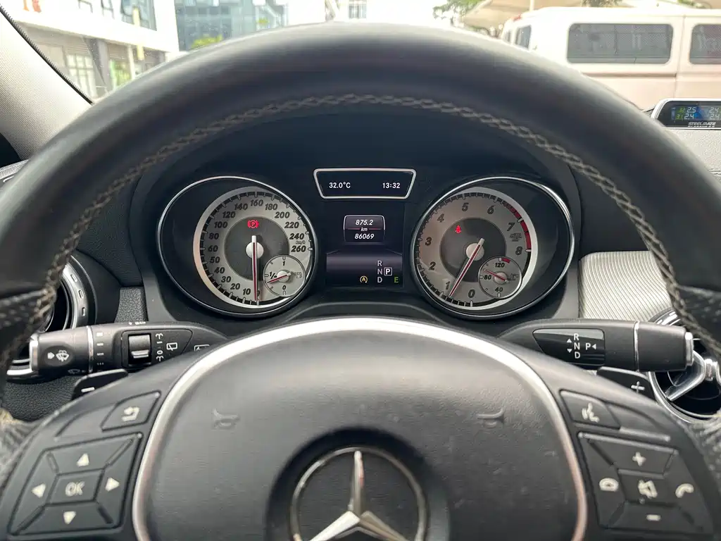 Mercedes-Benz GLA 2015 — фото 8