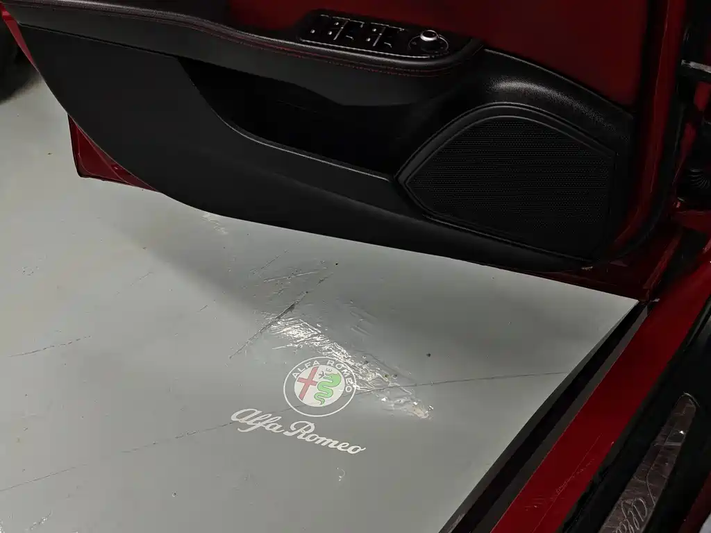 Alfa Romeo Giulia 2018 — фото 10