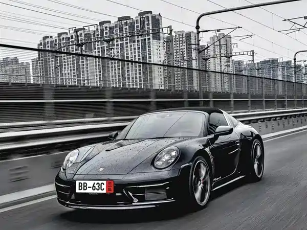 Porsche 911 2023