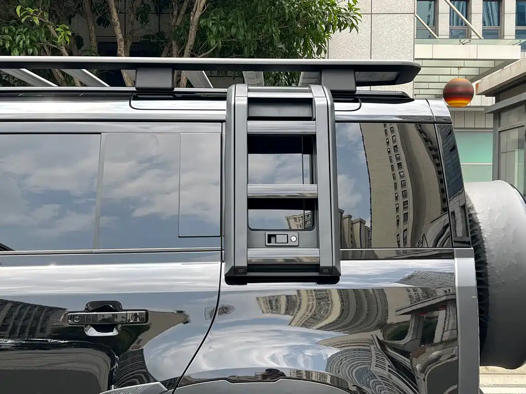 Land Rover Defender 2024 — фото 14