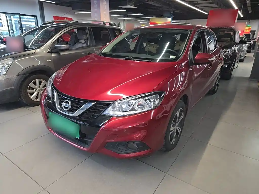 Nissan Tiida 2017 — фото 1