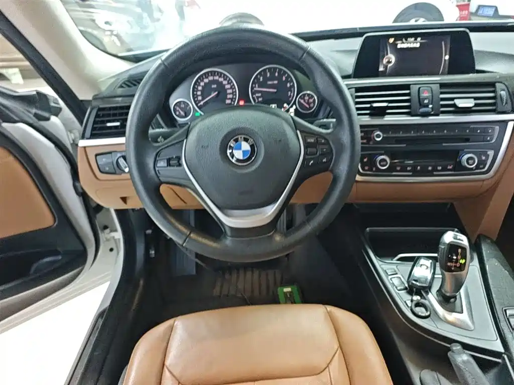 BMW 3 Series GT 2016 — фото 11