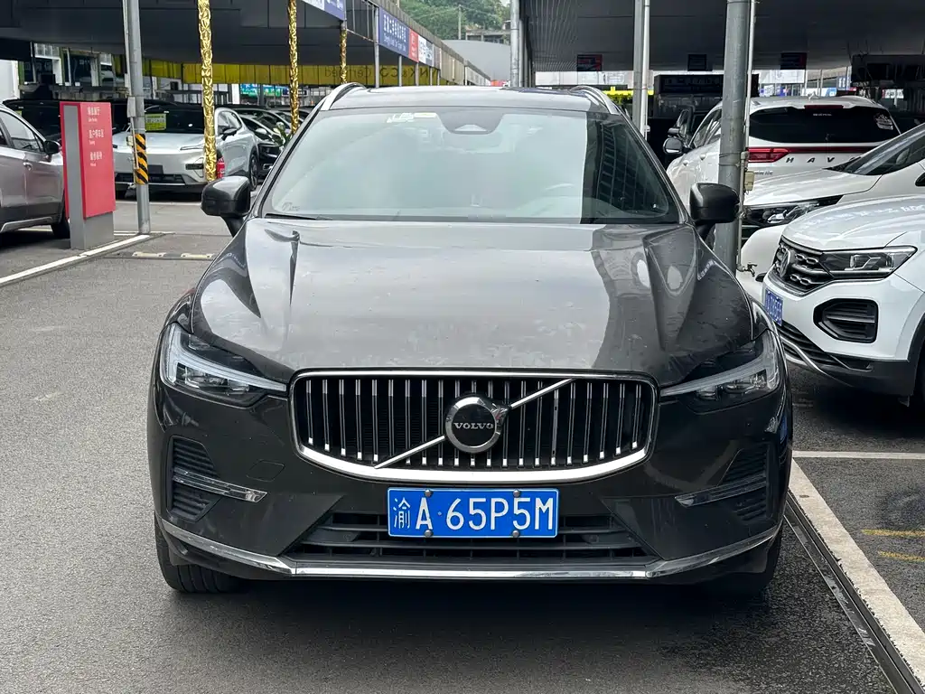 Volvo XC60 2021 — фото 1